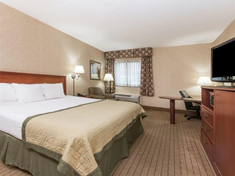 Hotel Baymont By Wyndham Indianapolis South Exterior foto