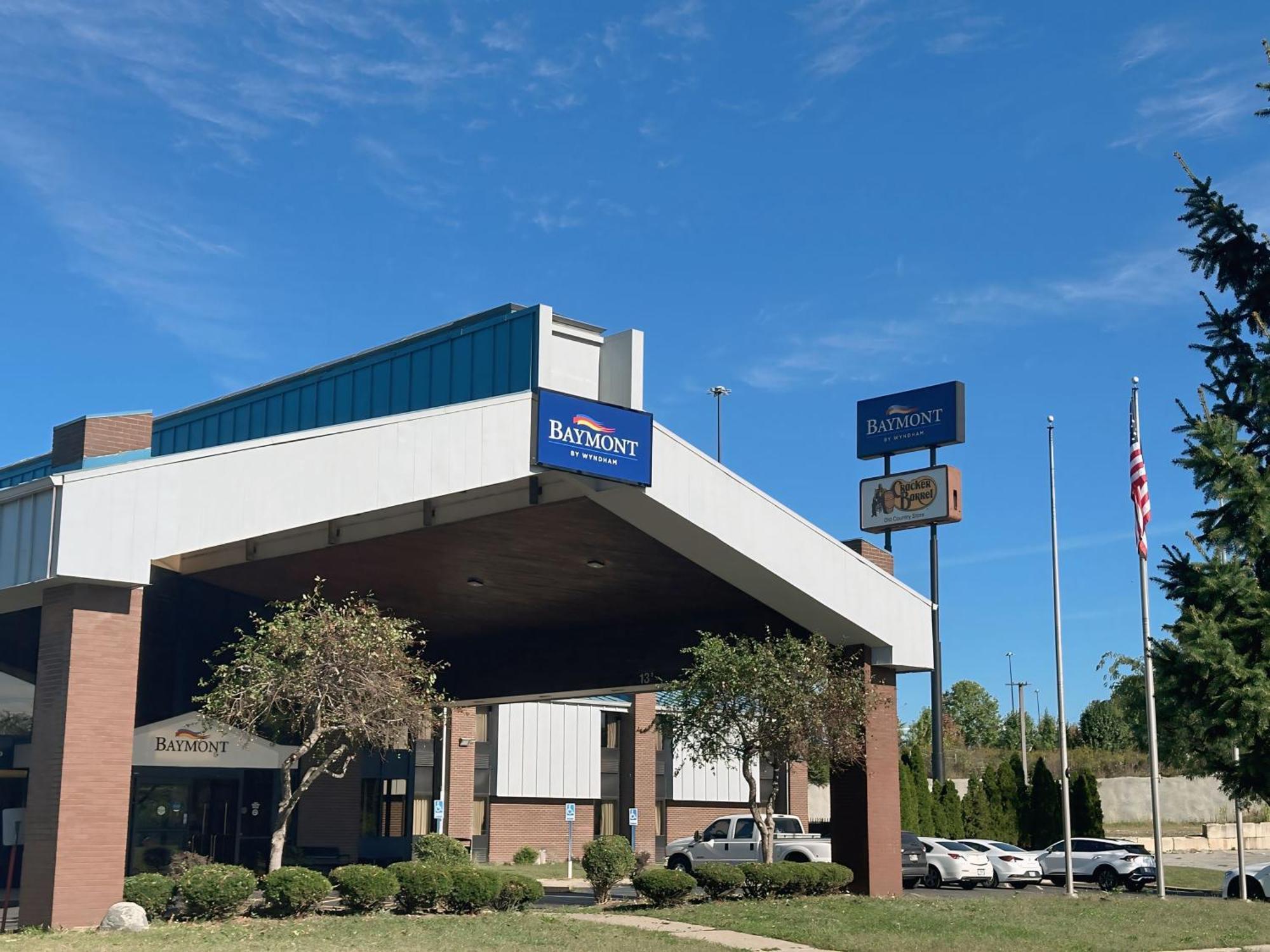 Hotel Baymont By Wyndham Indianapolis South Exterior foto