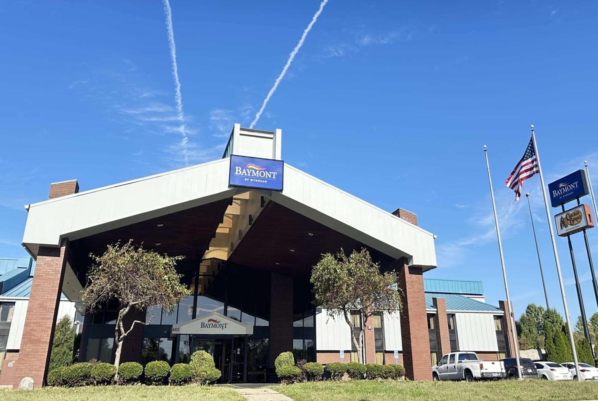 Hotel Baymont By Wyndham Indianapolis South Exterior foto