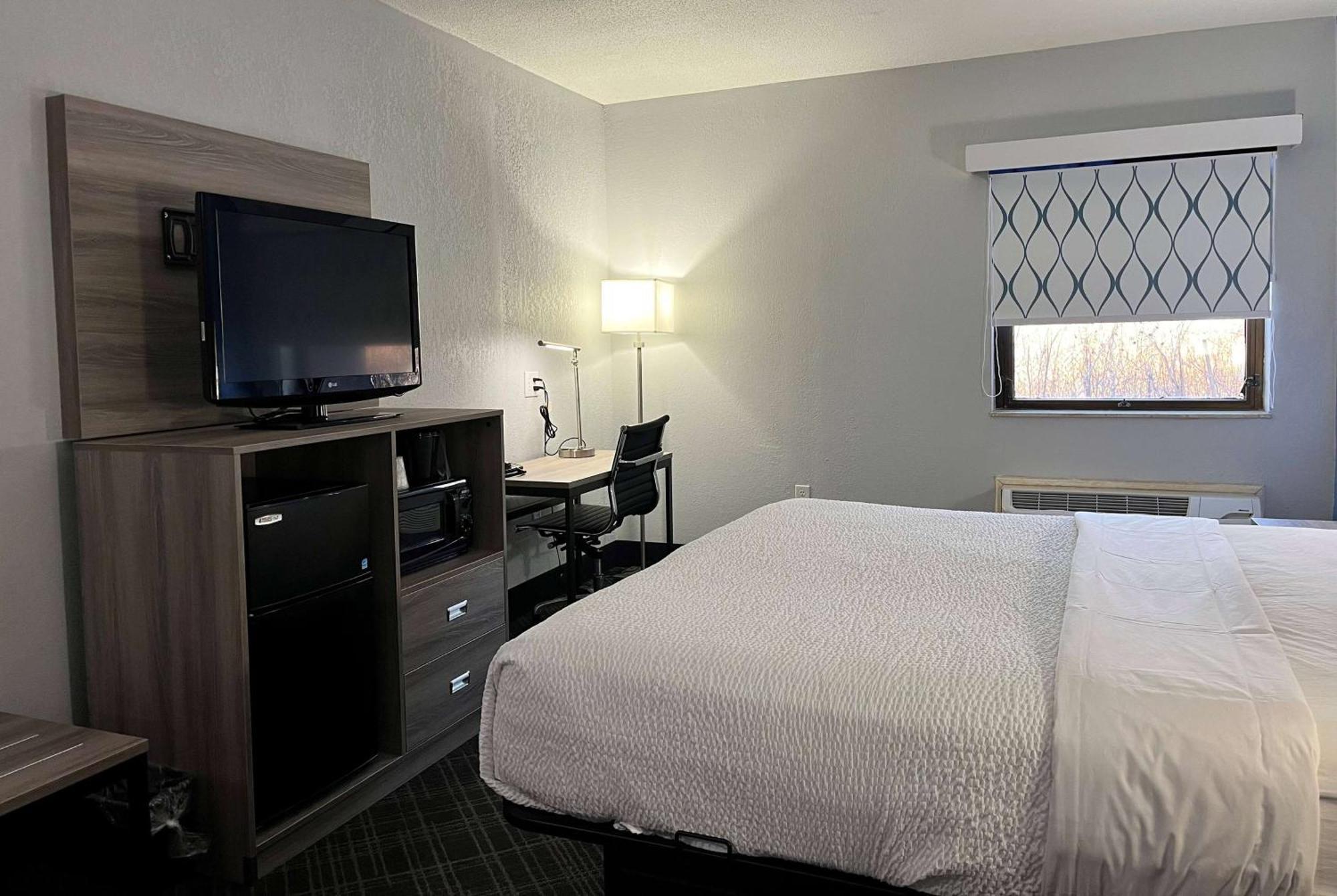 Hotel Baymont By Wyndham Indianapolis South Exterior foto