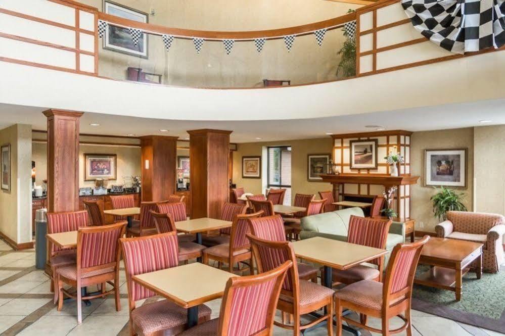 Hotel Baymont By Wyndham Indianapolis South Exterior foto